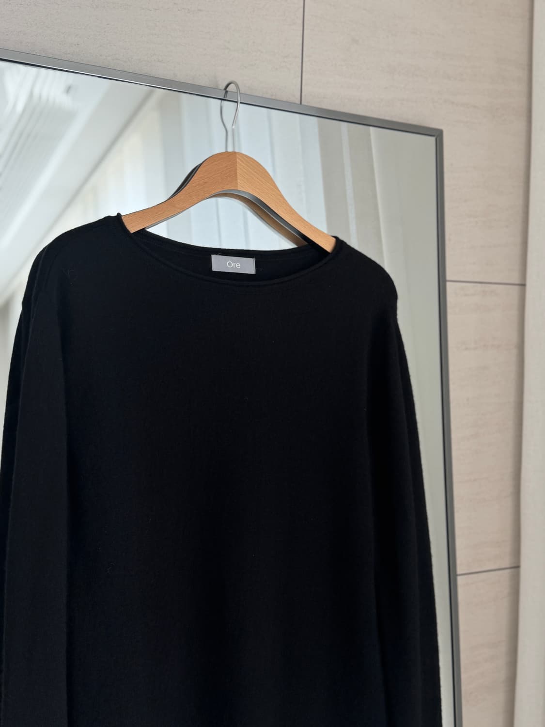 오어(Ore) 울 블랙 니트 풀오버  상품이미지3