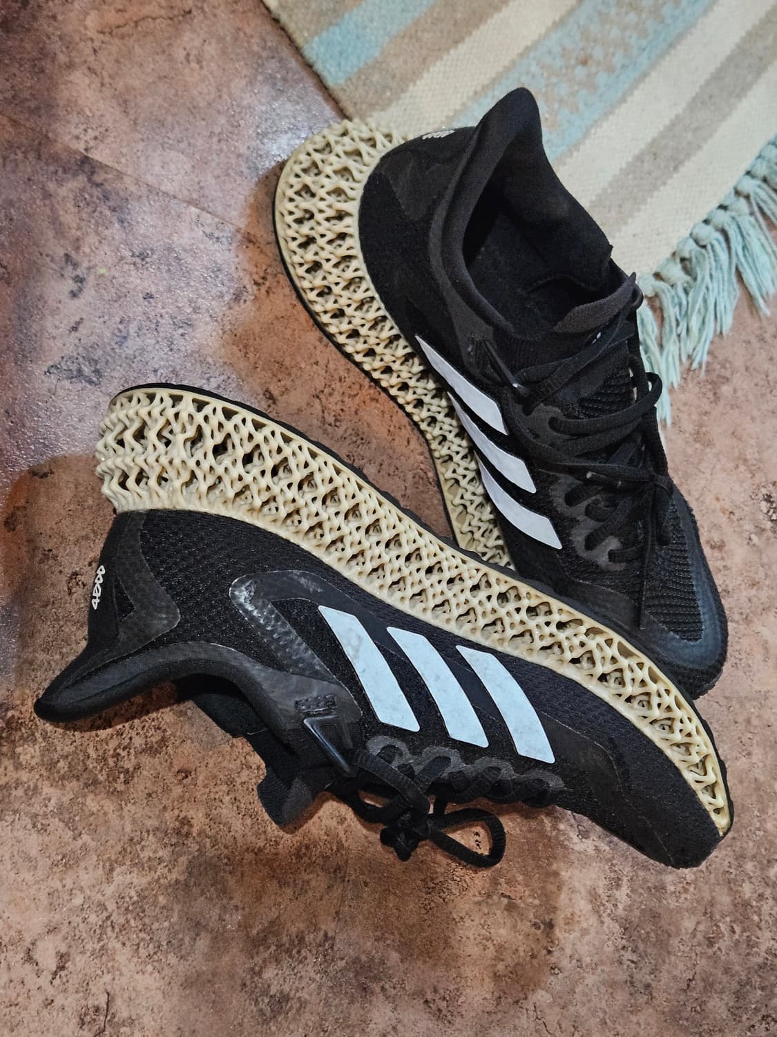 아디다스(adidas)의 4DFWD 2 러닝화 상품이미지2