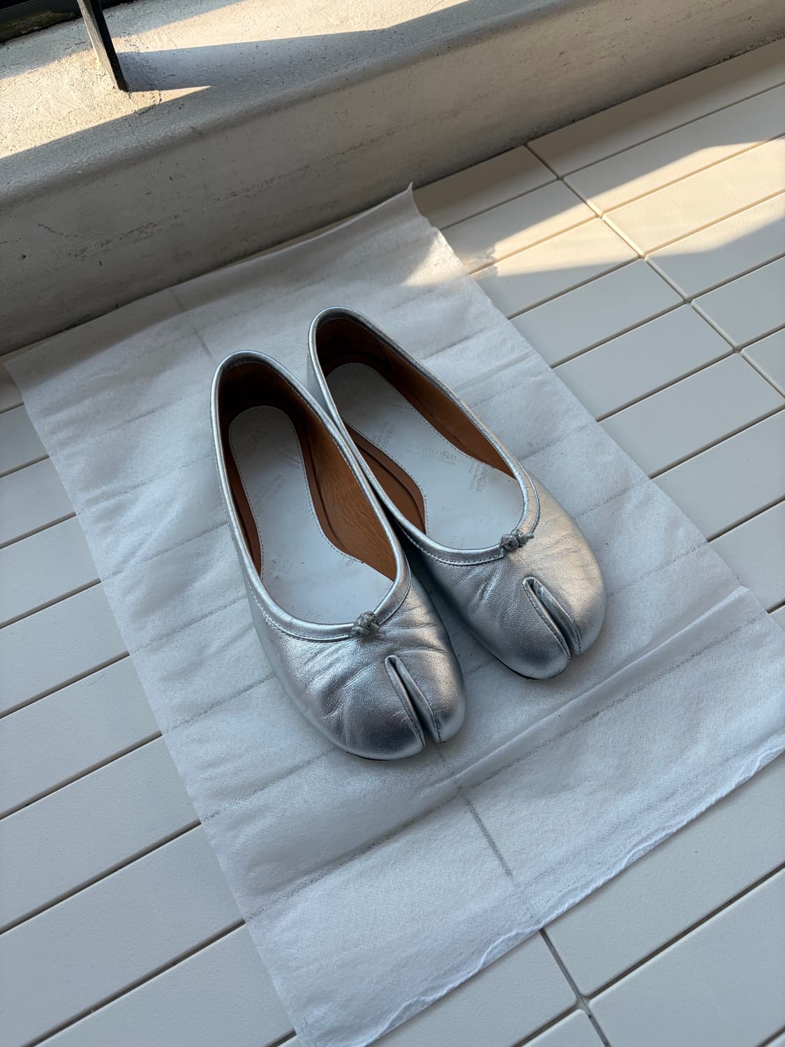 마르지엘라 타비 플랫 실버 38 상품이미지1