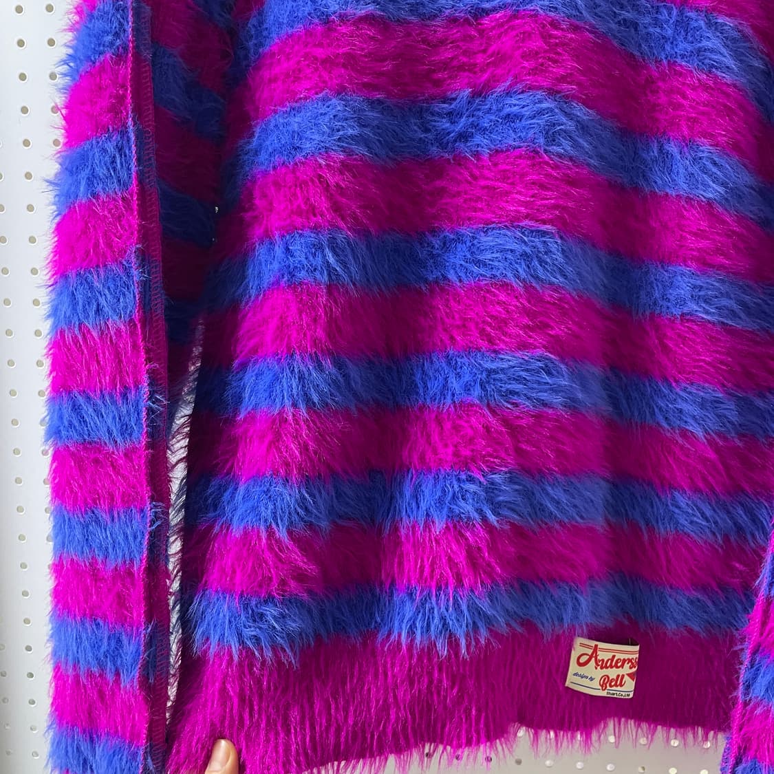 [xs] 앤더슨벨 스트라이프 헤어리 모헤어 브이넥 니트 핑크 상품이미지3