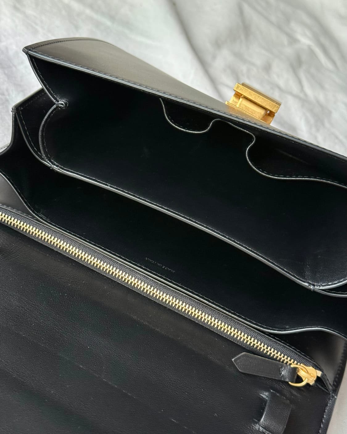 셀린느 미디엄 클래식 박스백 상품이미지9