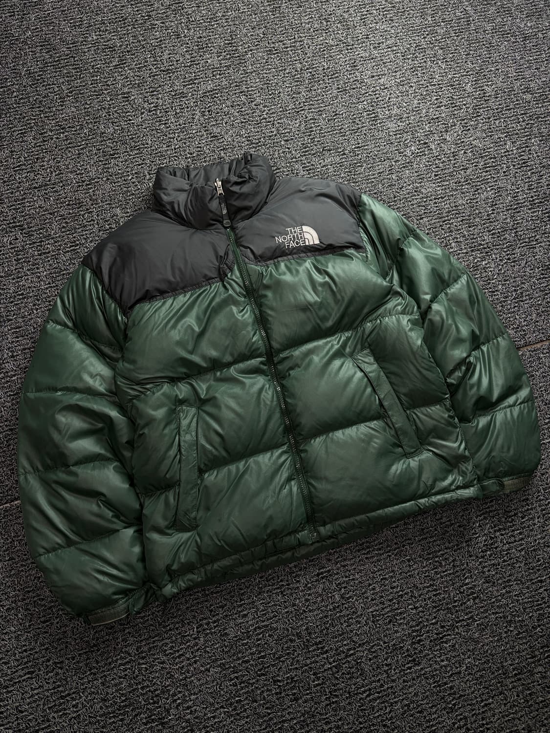 노스페이스 레트로 눕시 다운 푸퍼 패딩 딥카키 1749 상품이미지1