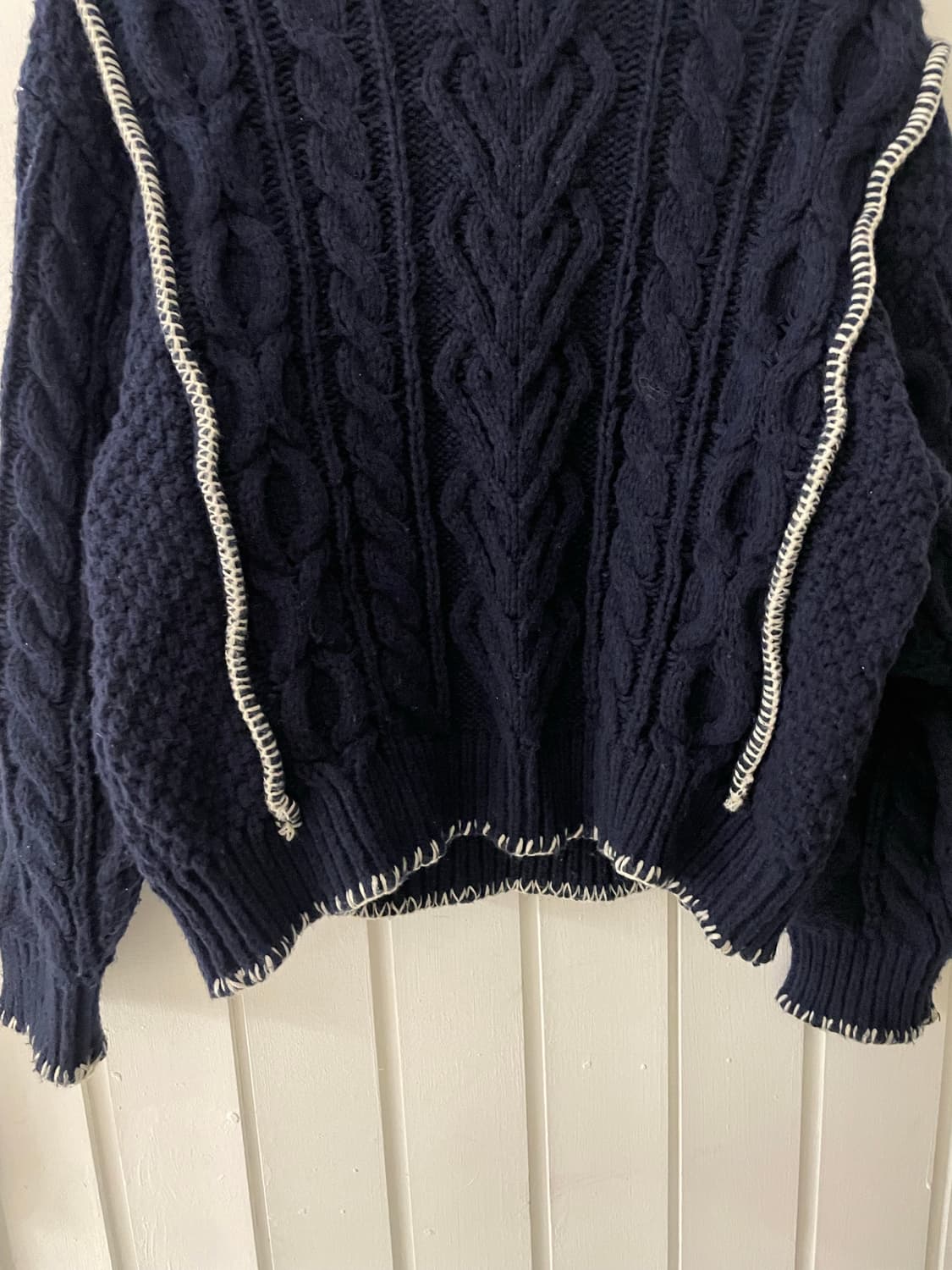 프릭스스토어 꽈배기 스티치 오버핏 니트 상품이미지4