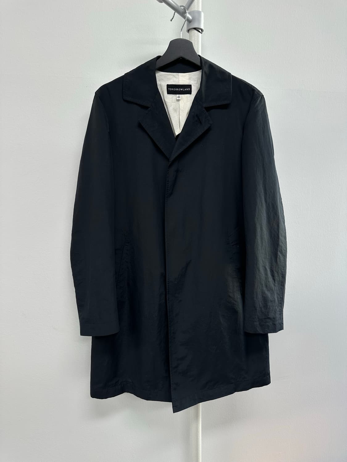 투모로우랜드 폴리 히든버튼 싱글코트 상품이미지1