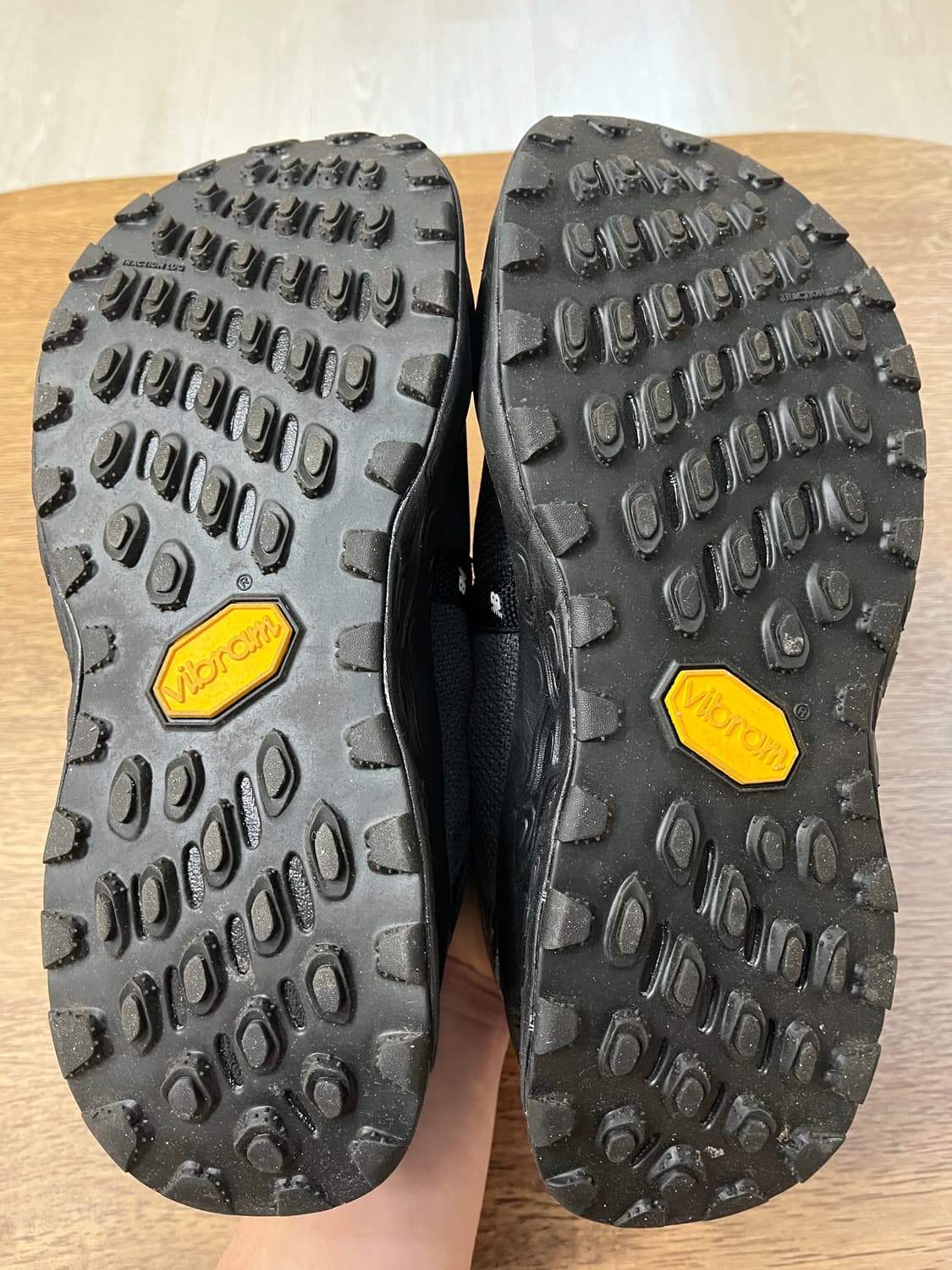 뉴발란스 x 디스트릭트 비전 프레쉬 폼 X 이에로 v8 상품이미지3