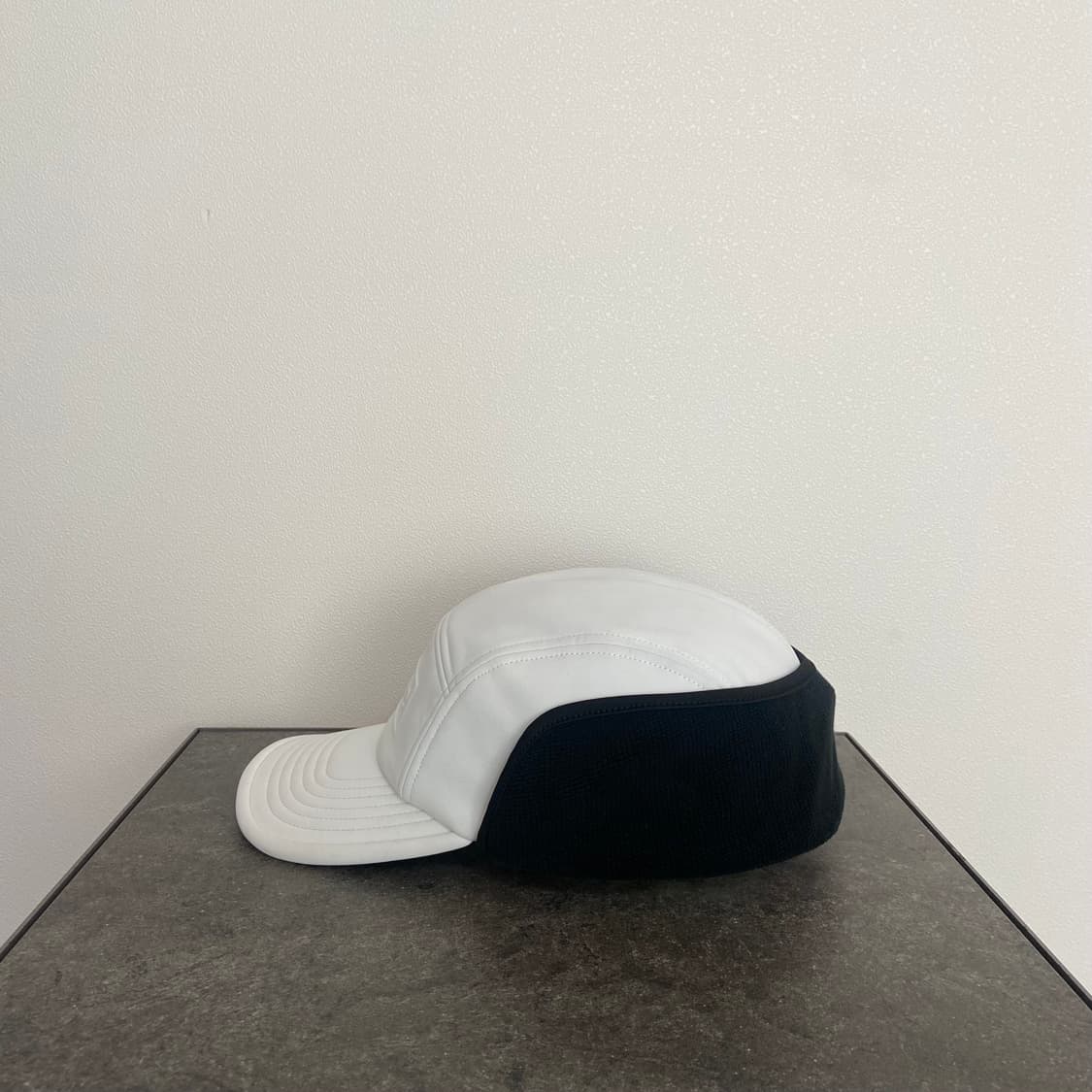 (OS) 슈프림 윈드스토퍼 이어플랩 박스로고 캠프캡 모자 화이트 상품이미지2