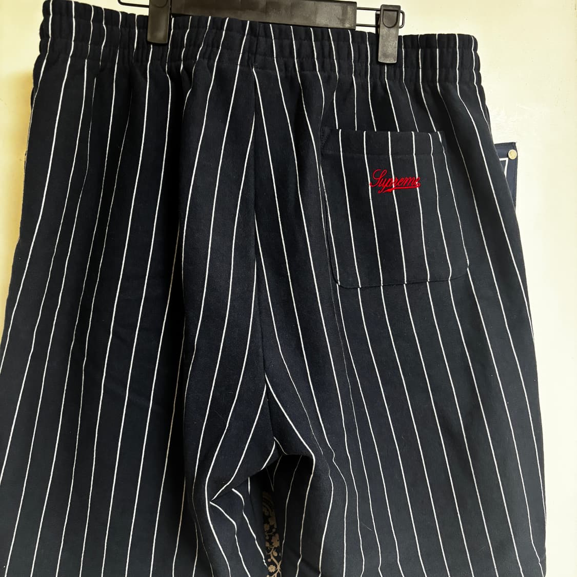 슈프림 핀스트라이프 스웻쇼츠  네이비 L사이즈 상품이미지2