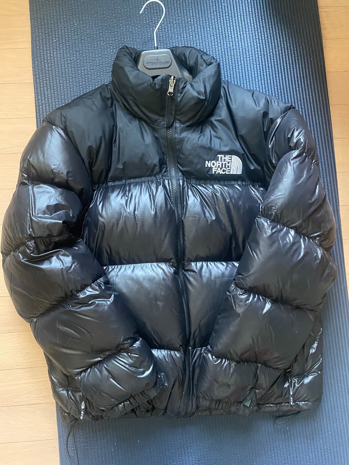 노스페이스 패딩 리얼블랙 눕시 유광 XL 엑스라지 105사이즈 판매합니다 상품이미지1