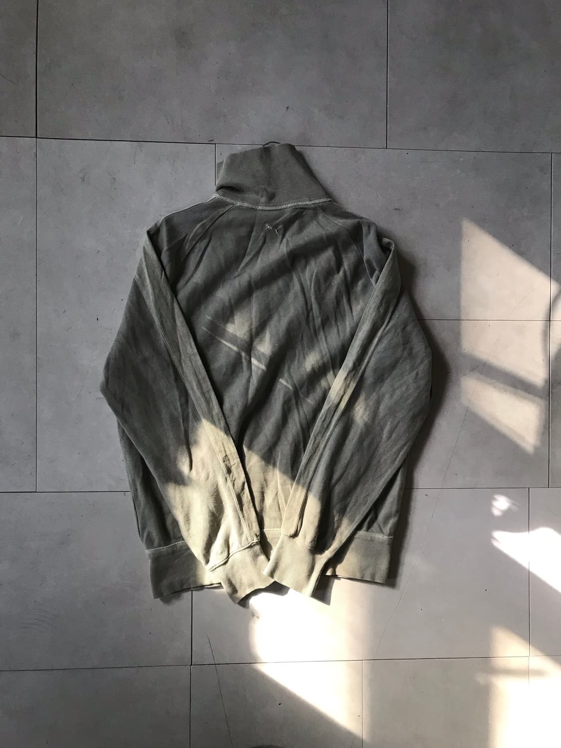 퓨마 카키 하이넥 집업 상품이미지9