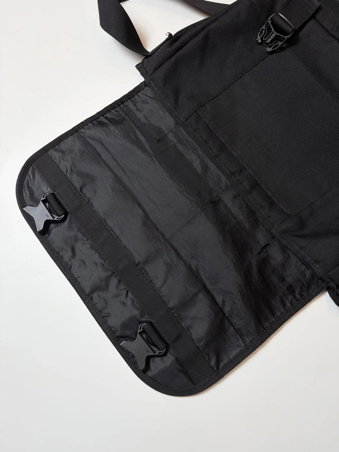 와릿이즌 마크곤잘레스 크로스백 Q1520 상품이미지6