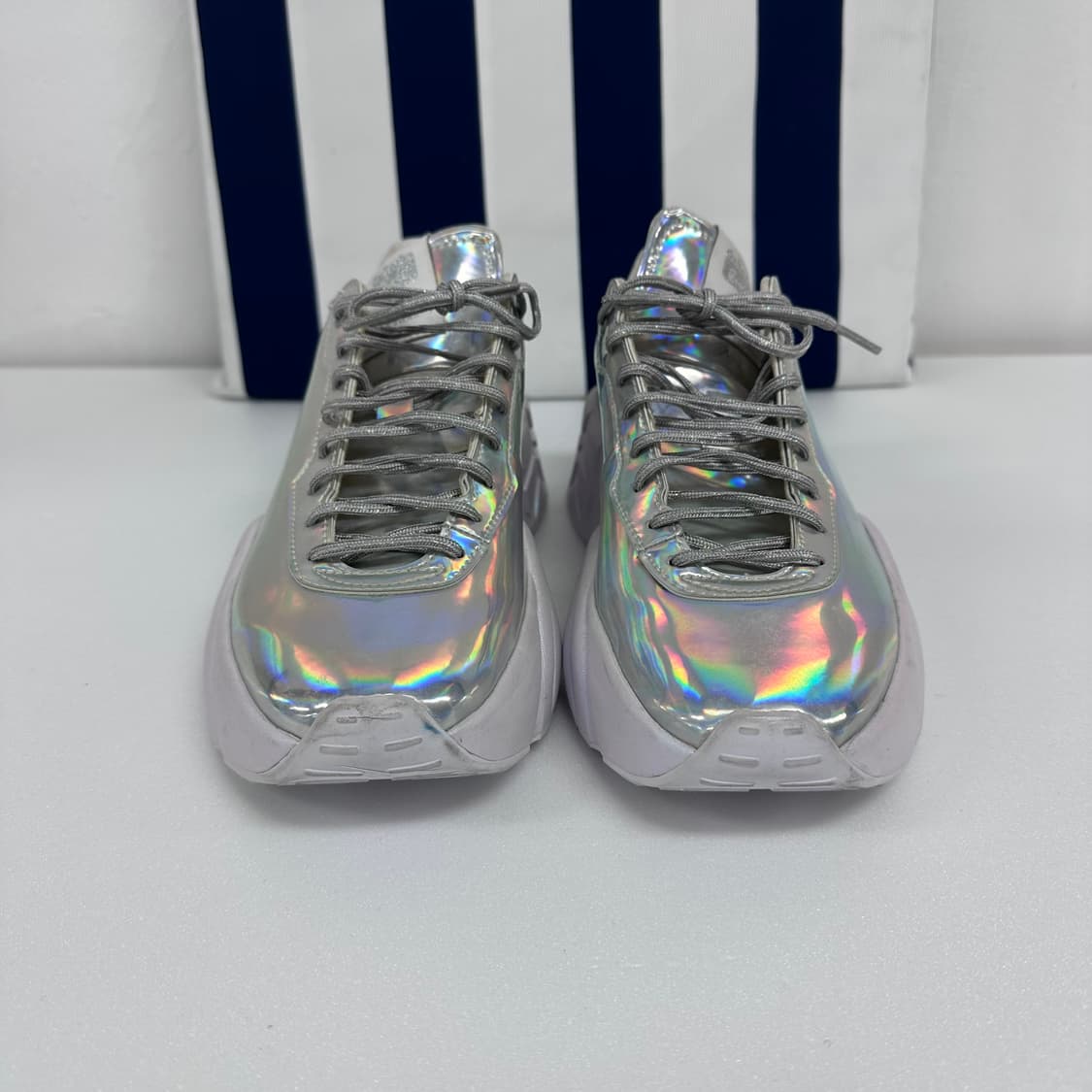 오니츠카타이거 x 신데렐라 오로라 홀로그램 스니커즈 운동화 250 상품이미지3