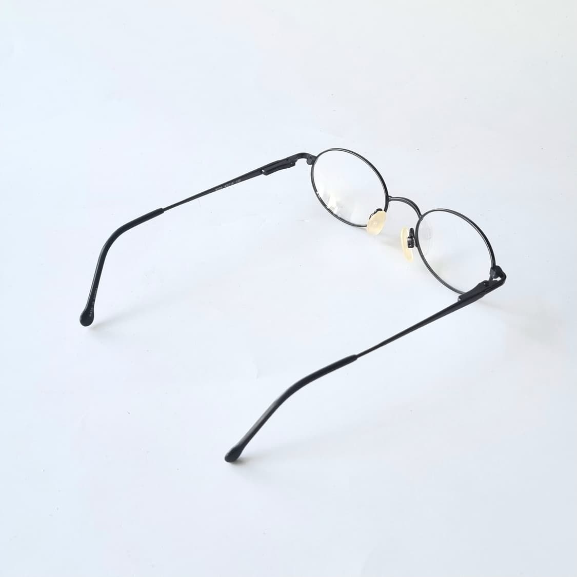 데드스탁 미니멀 오벌 슬림 메탈 안경테 774 상품이미지7