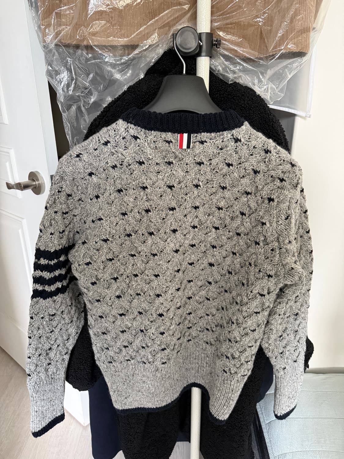 톰브라운 모헤어 니트 상품이미지2