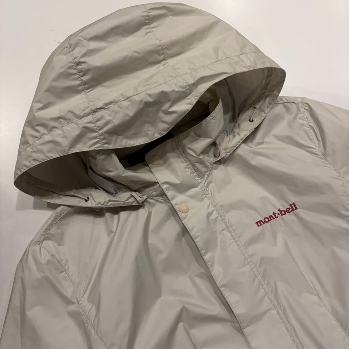 [M] 몽벨 우먼 아이보리색 후드 바람막이 자켓 C88 상품이미지3