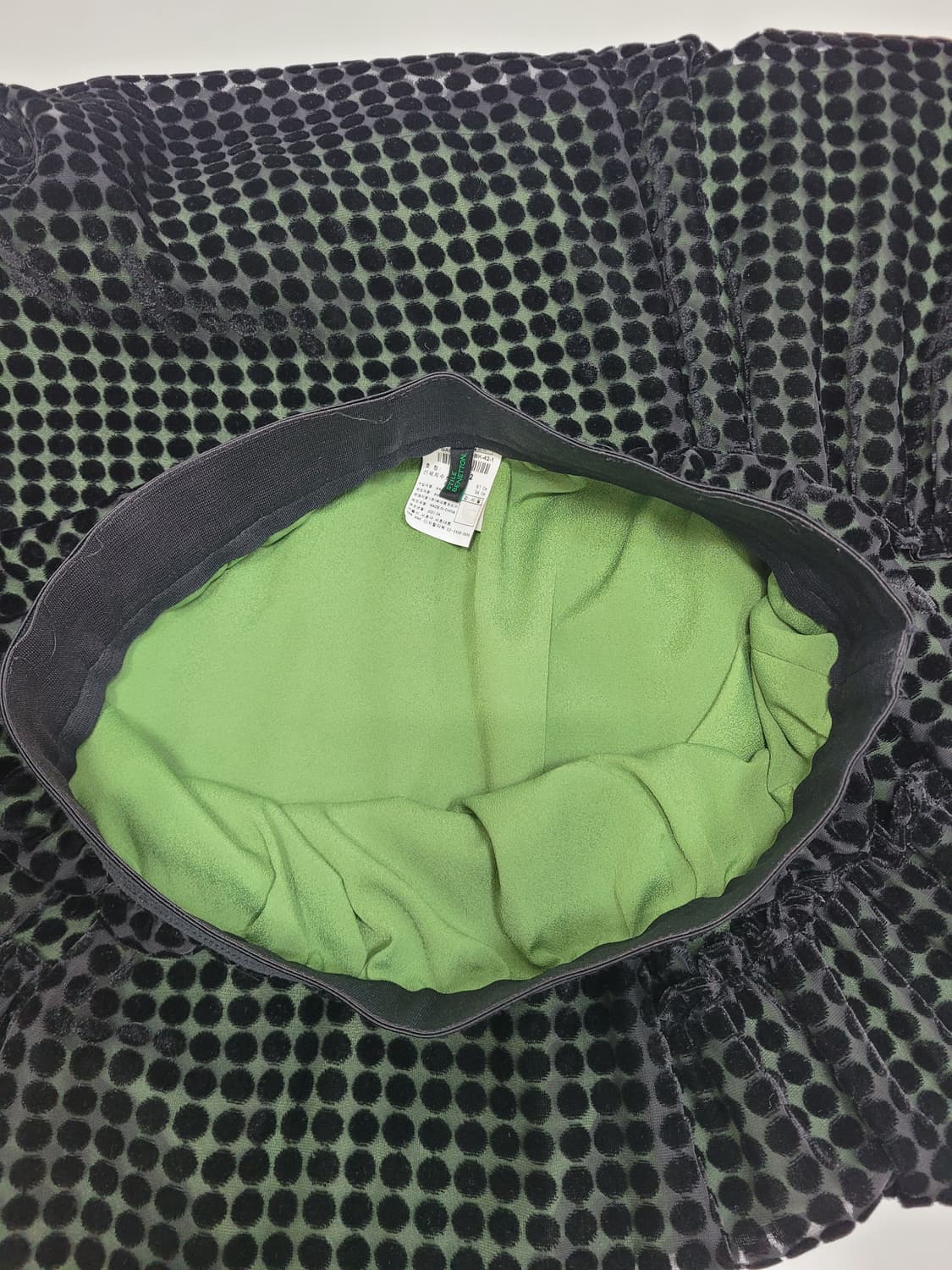 BENETTON 21SS  베네통 벨벳 도트 롱 스커트 / 여 67 블랙 상품이미지6