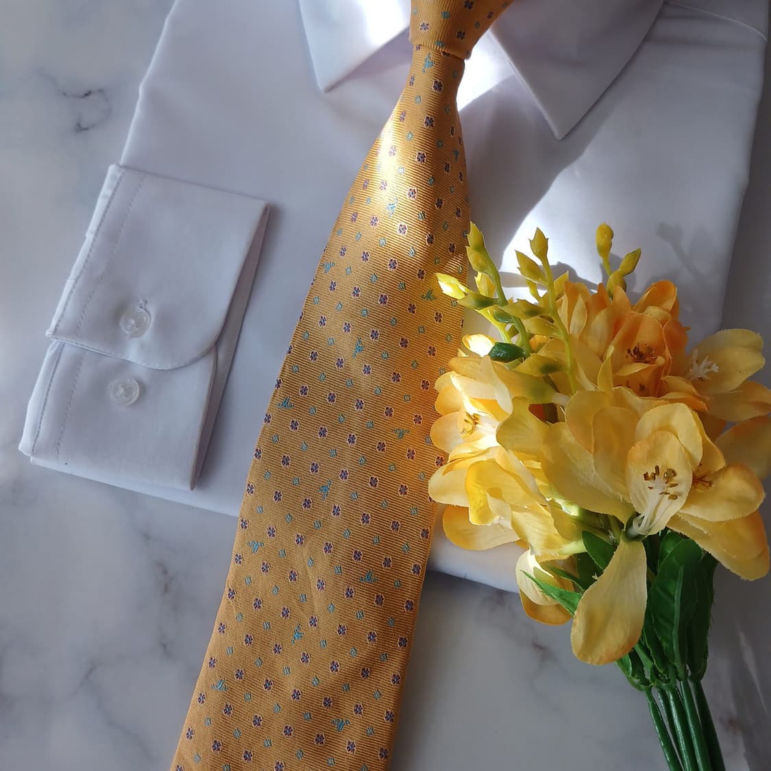 모스키노 실크 옐로 이니셜 자카드 넥타이 8.2cm A+등급 A18858 상품이미지6