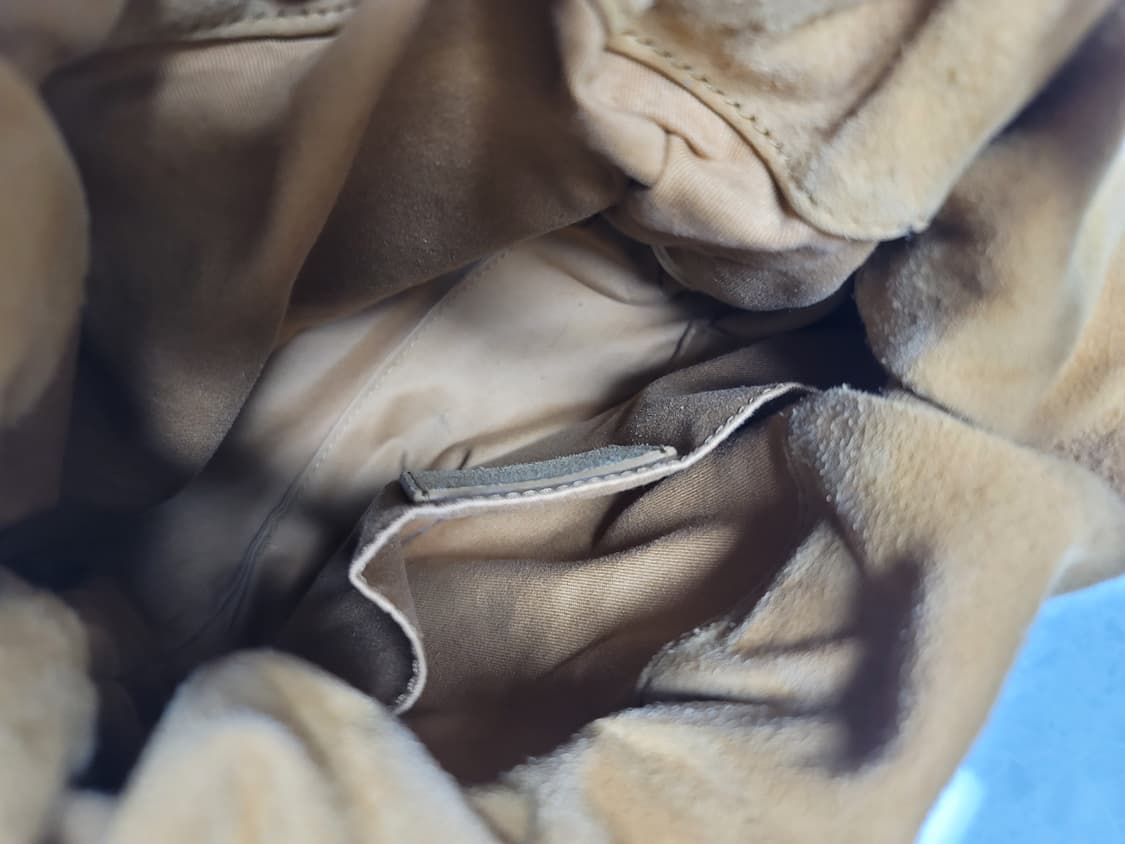 띠어리 스웨이드 복조리 미니 버킷백 상태굿 상품이미지5