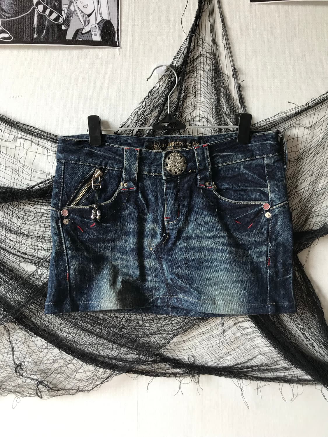 Red pepper patch zipper detailed denim s 상품이미지3