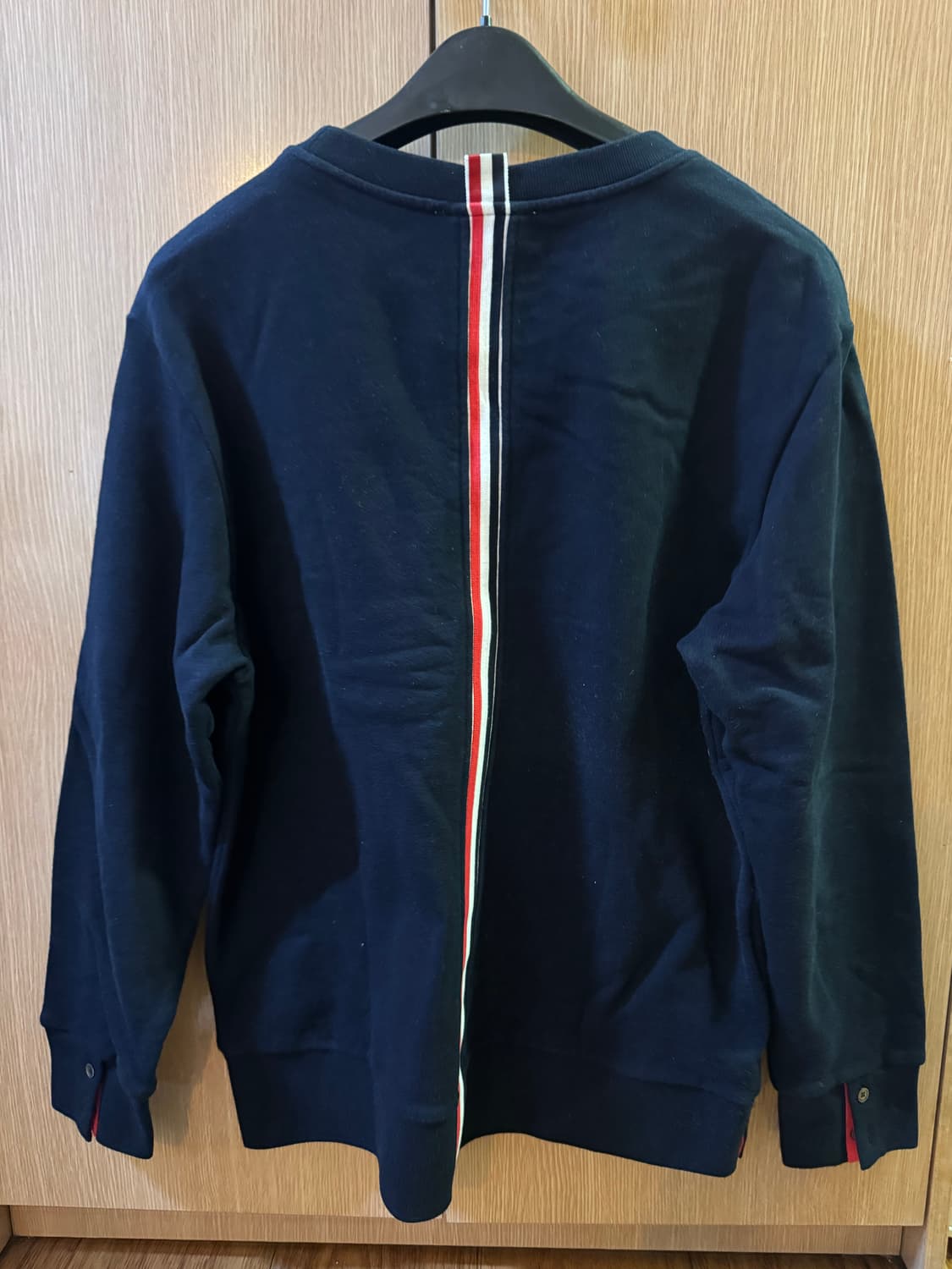 톰브라운 백삼선 맨투맨 4사이즈 상품이미지2