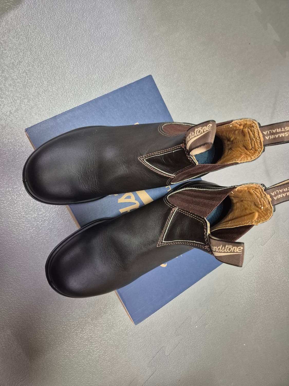 블런드스톤 600 부츠 브라운
사이즈: AU7.5 (국내 265~270m 상품이미지2