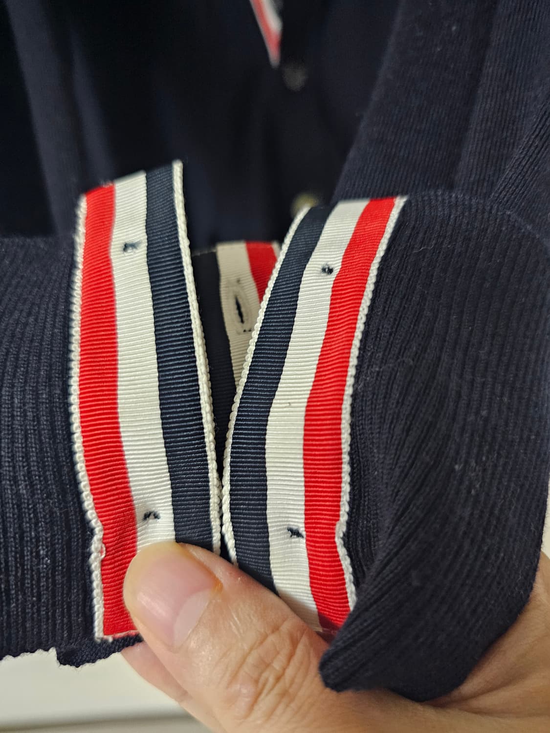 톰브라운 사선완장 메리노울가디건(2/오케이몰정품) 상품이미지3