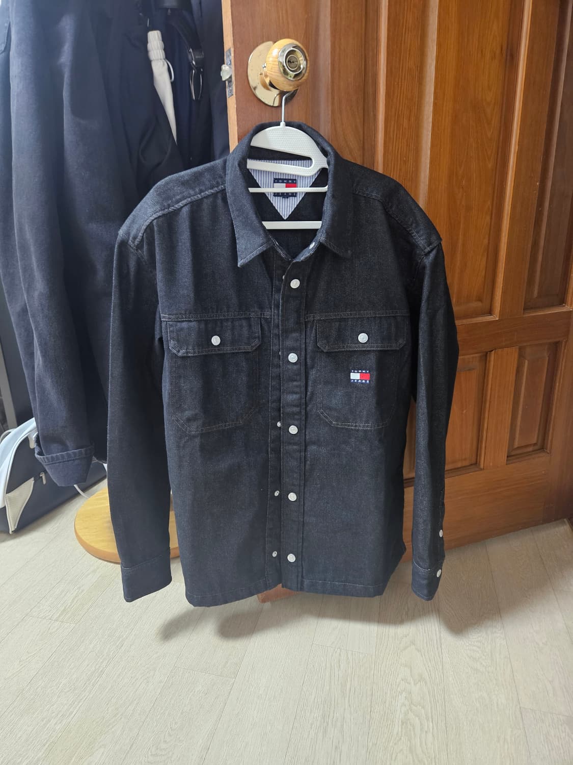 [새상품] 타미진스 흑청 블랙 데님 셔켓 자켓 상품이미지3