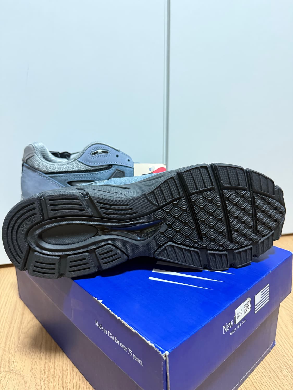 뉴발란스 990v4 아크틱 그레이 상품이미지5