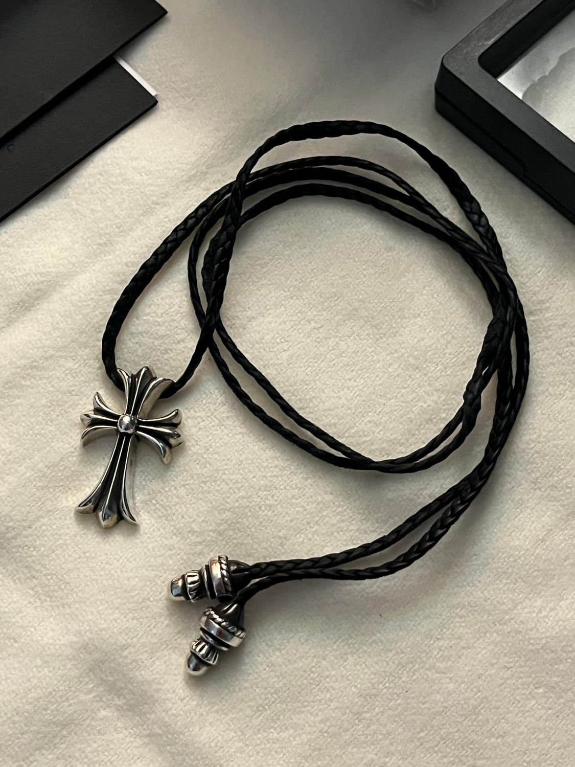 크롬하츠 레더 크로스 목걸이 상품이미지1