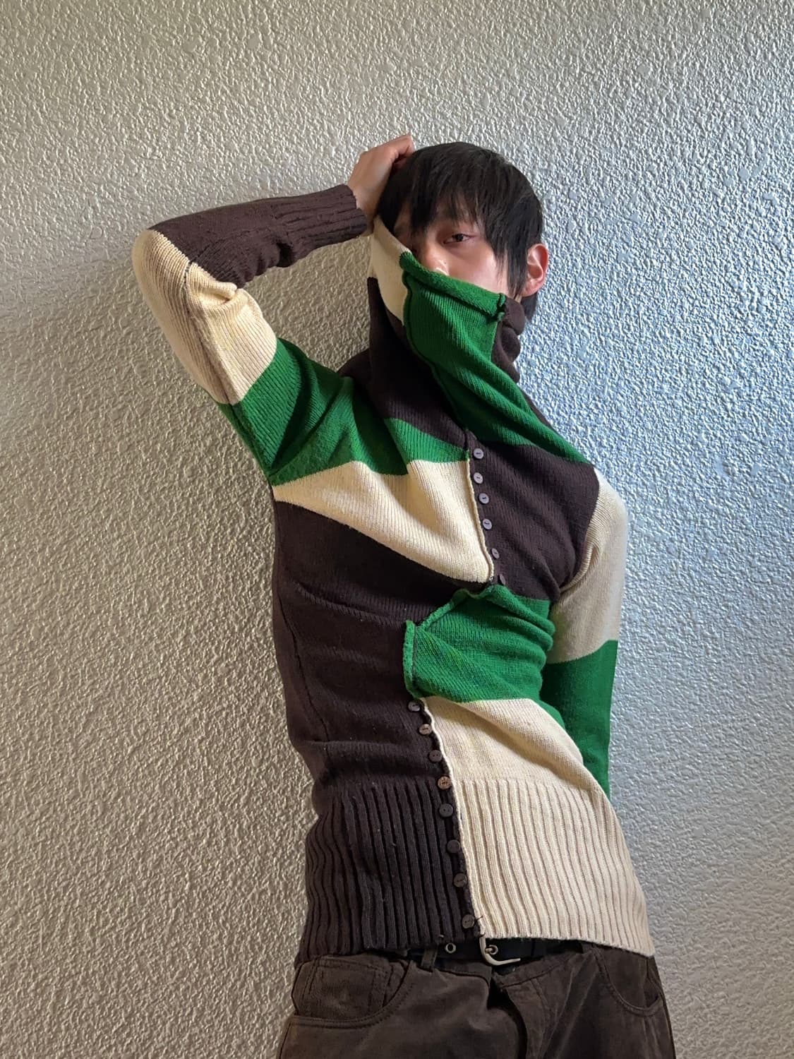 커브드 라인 패치워크 하이넥 니트 상품이미지1