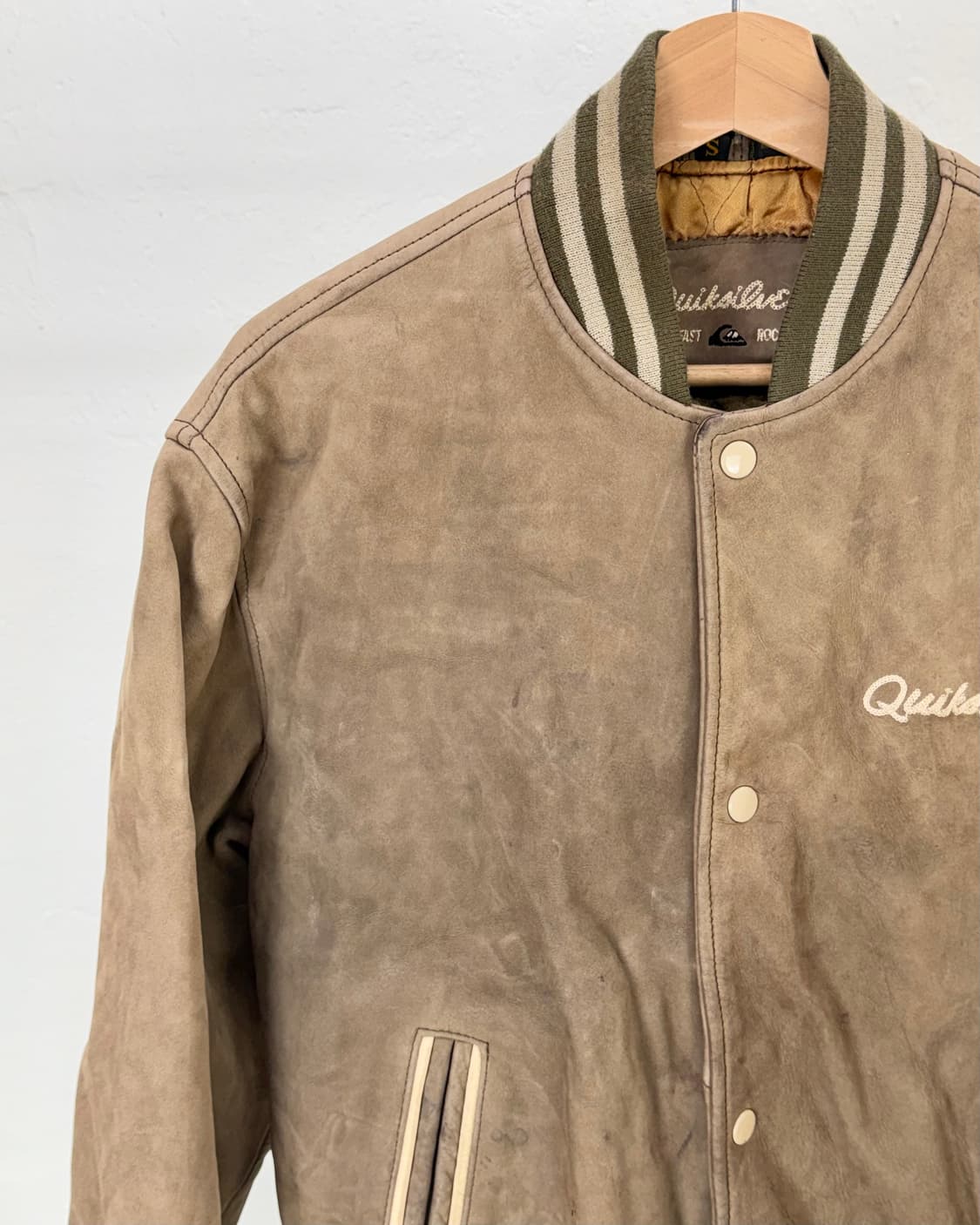 퀵실버 90s 픽 스킨 브라운 퀼티드 바시티 자켓 상품이미지3