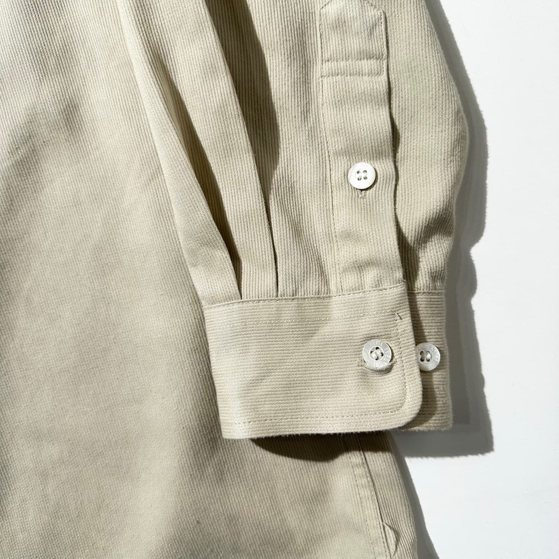 입생로랑 로고 포켓 코듀로이 셔츠 상품이미지6