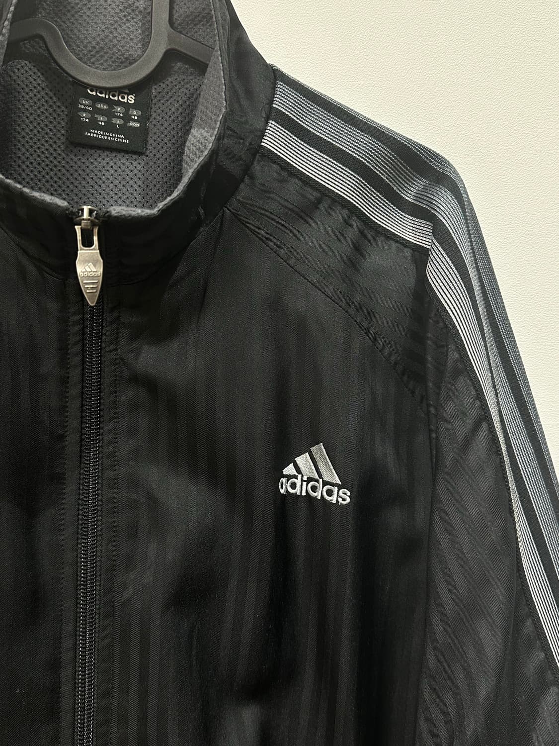 아디다스 삼선 블랙 그라데이션 져지 바람막이 상품이미지1