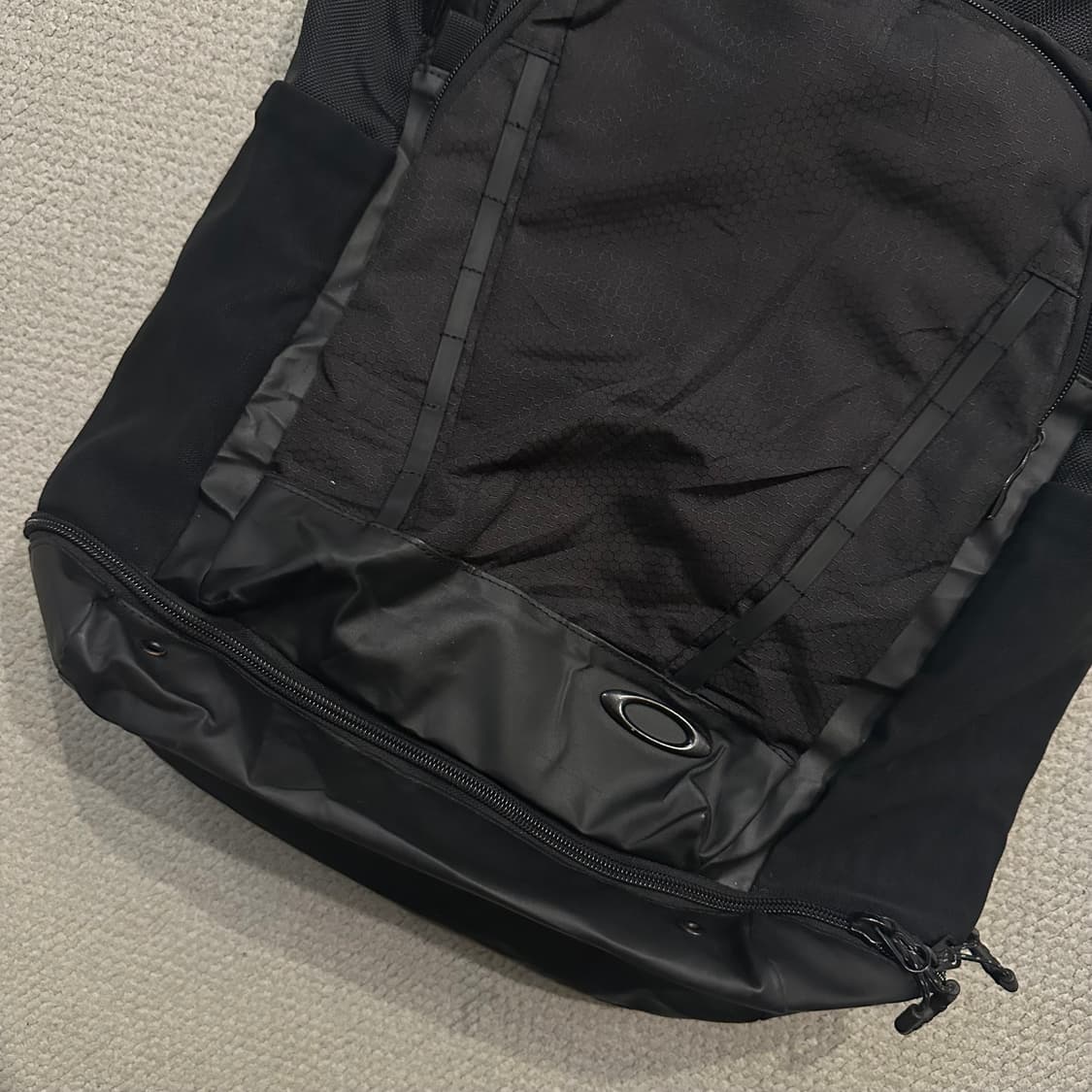 오클리 Oakley 미니멀 아웃도어 백팩  상품이미지2