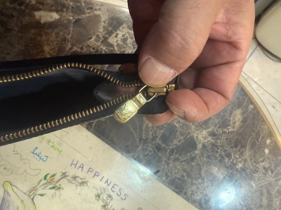 정품 루이비통 에삐 포쉐트악세수아 팝니다 상품이미지8