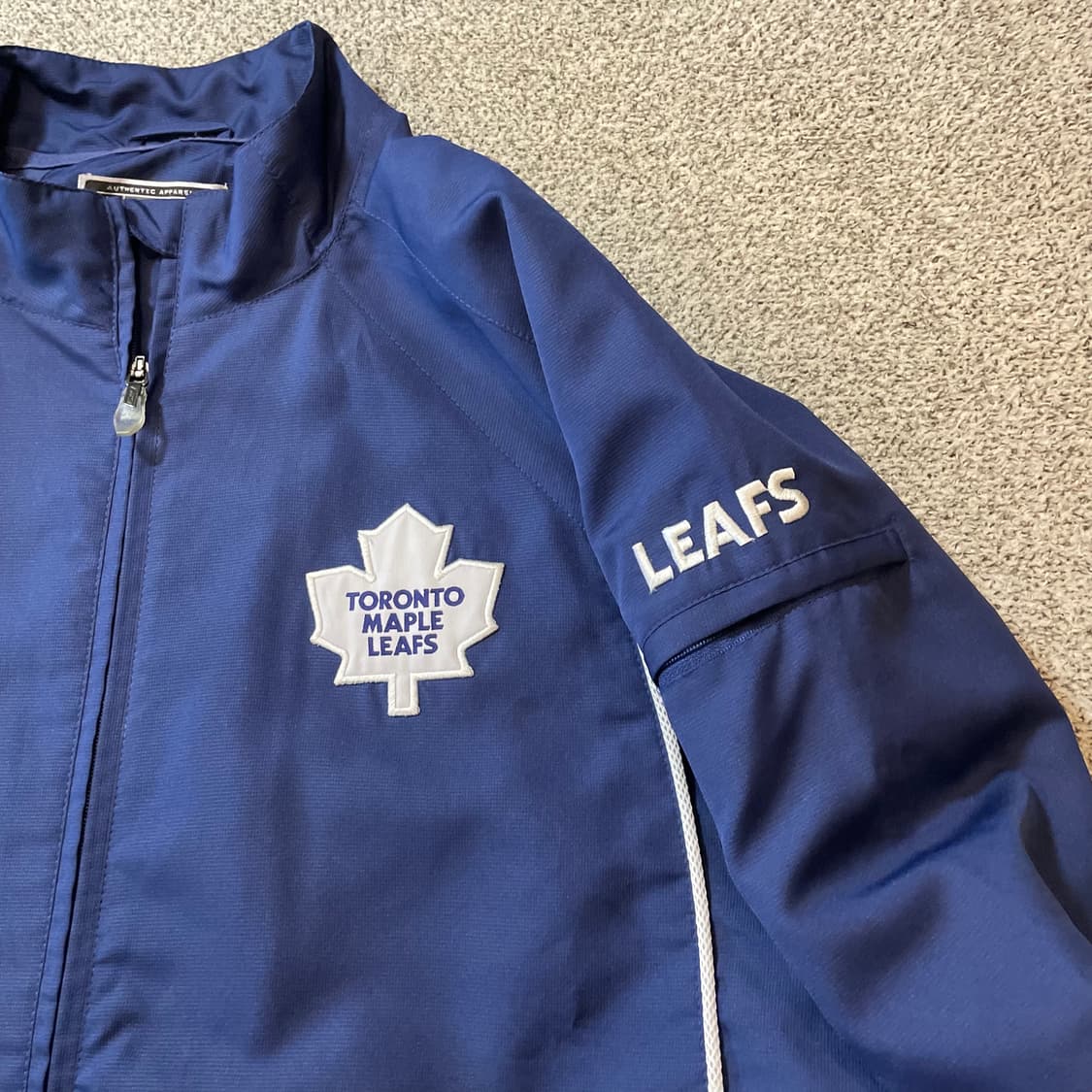 리복 NHL 토론토 메이플 리프 바람막이 상품이미지2