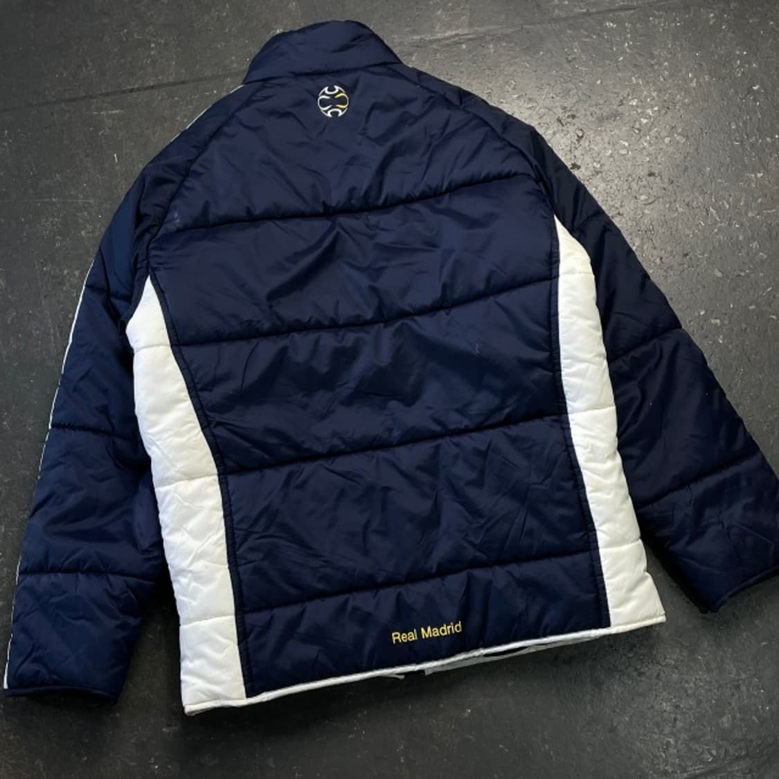 100 아디다스 레알마드리드 경량패딩 상품이미지7