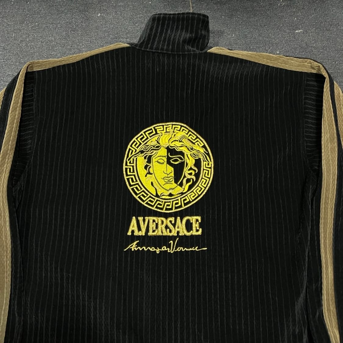 90s A Versace 베르사체 메두사 빅로고 자수 코듀로이 자켓 XL 상품이미지6