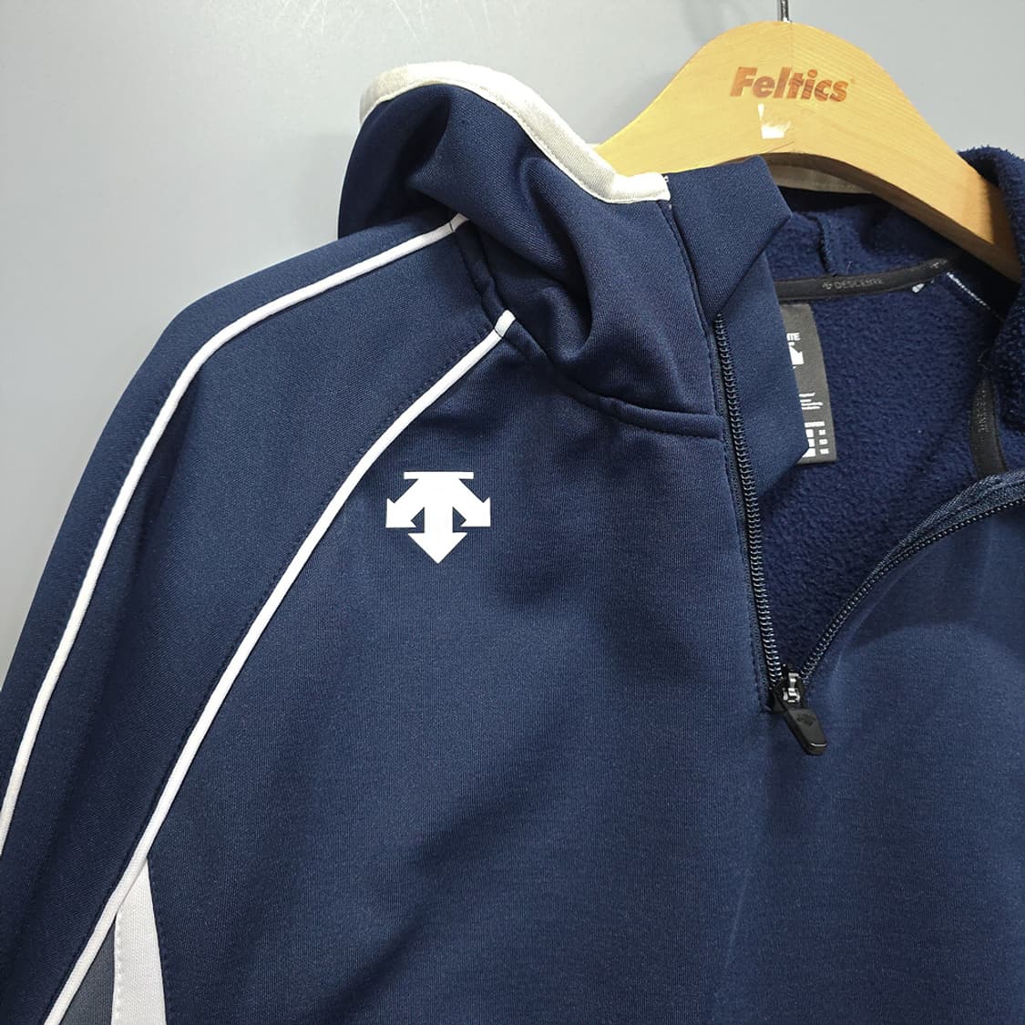 데상트 로고 후드 풀오버 105 상품이미지4