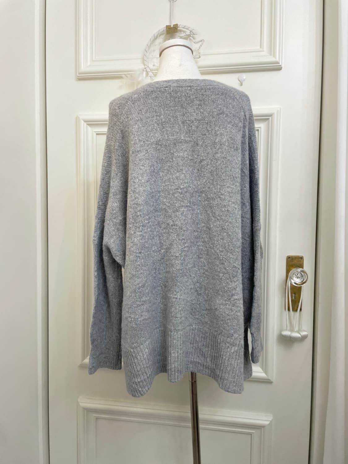 gray pocket point v-neck warm loose card 상품이미지3