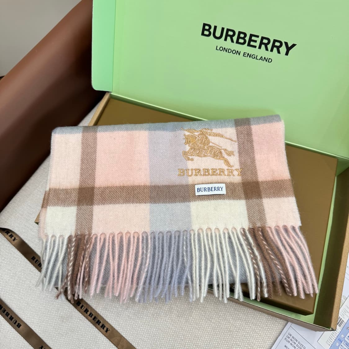 버버리 양면 머플러 램스울 100% 추동 단품
 상품이미지6