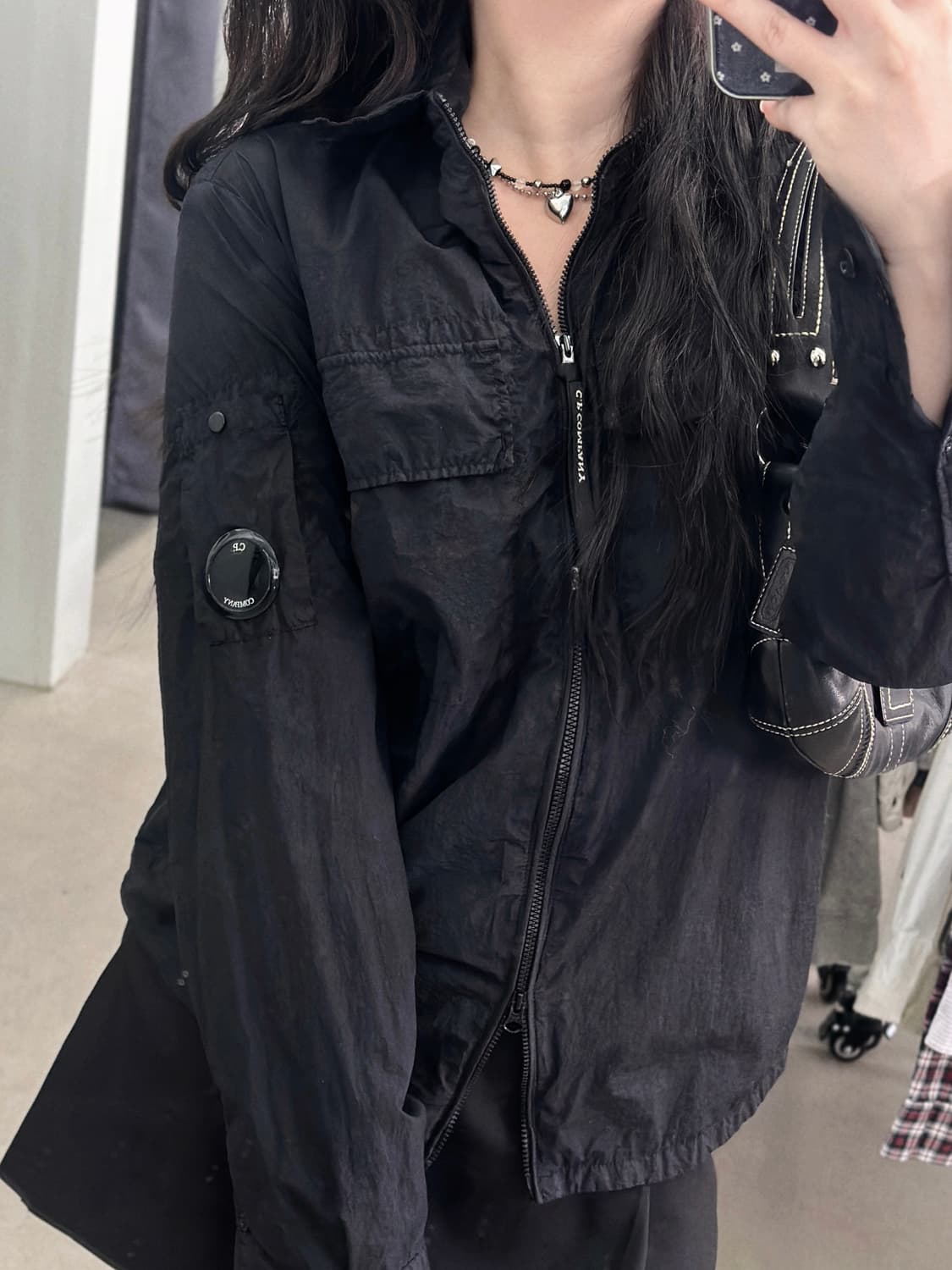 C.P컴퍼니 렌즈와펜 블랙 나일론 오버 셔츠  상품이미지10