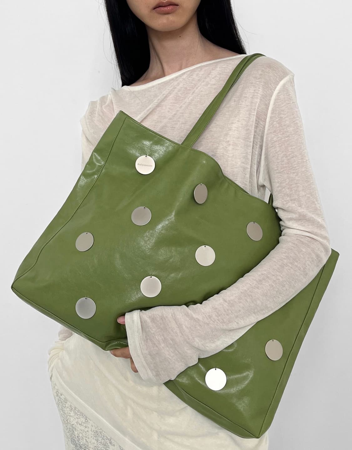 폴리수엠 메탈릭 쇼퍼백 그린 상품이미지3