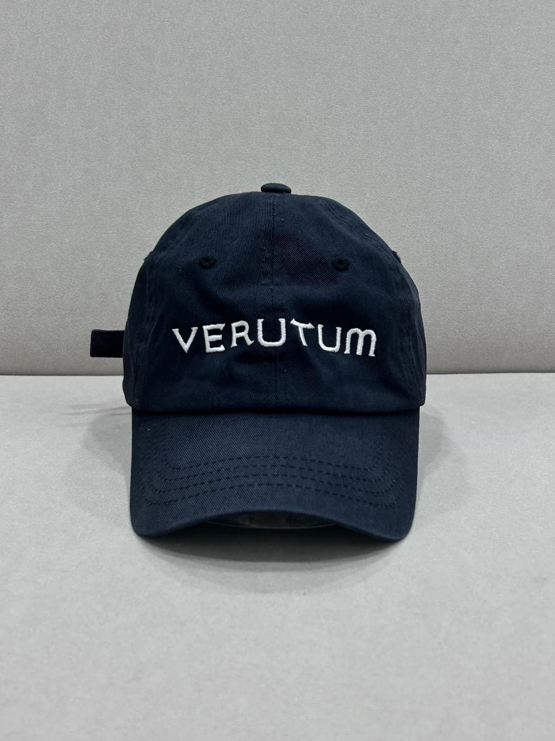 Verutum 베루툼 블랙 볼캡 모자 상품이미지1