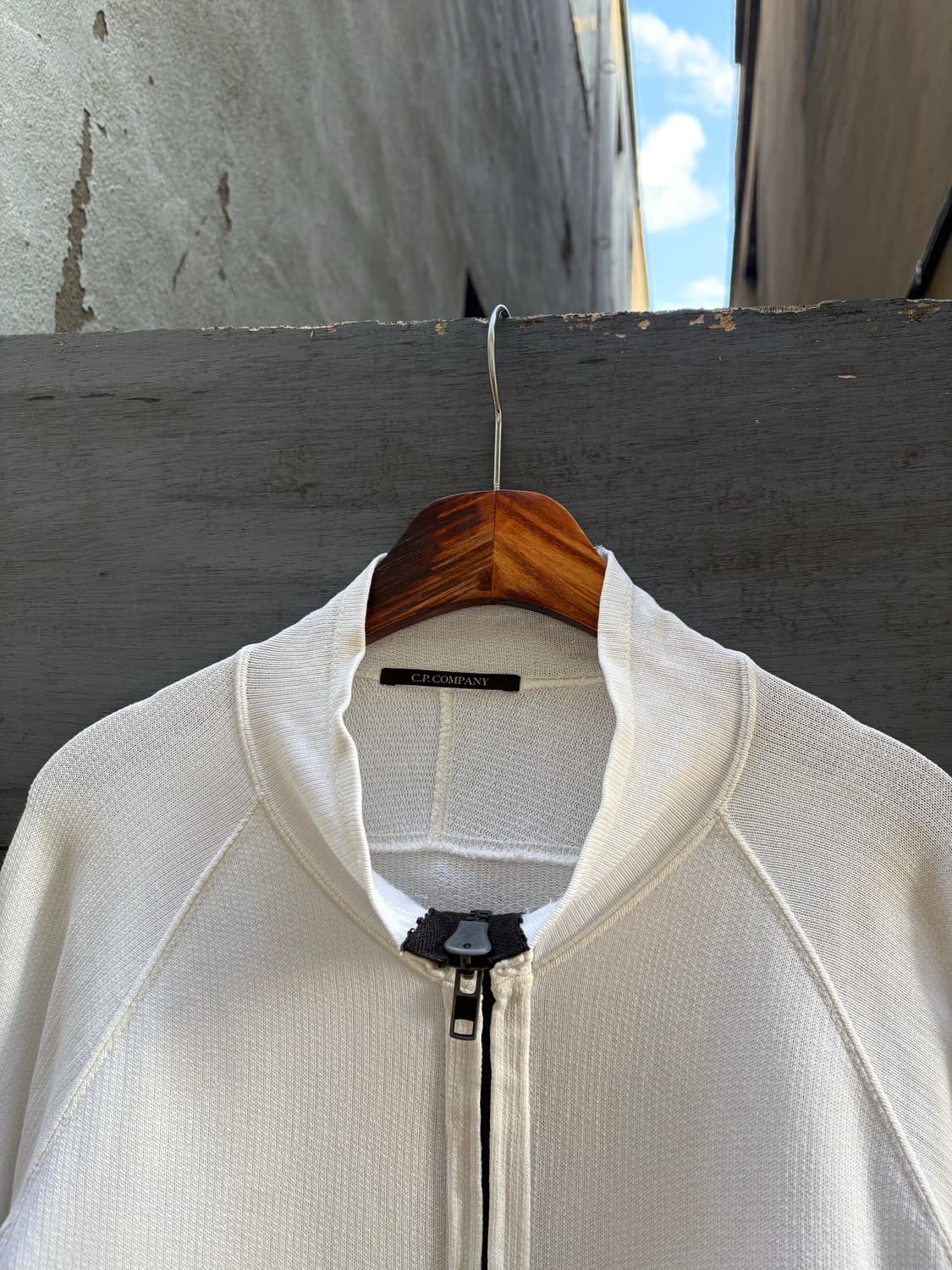 씨피컴퍼니 집업 화이트 상품이미지2