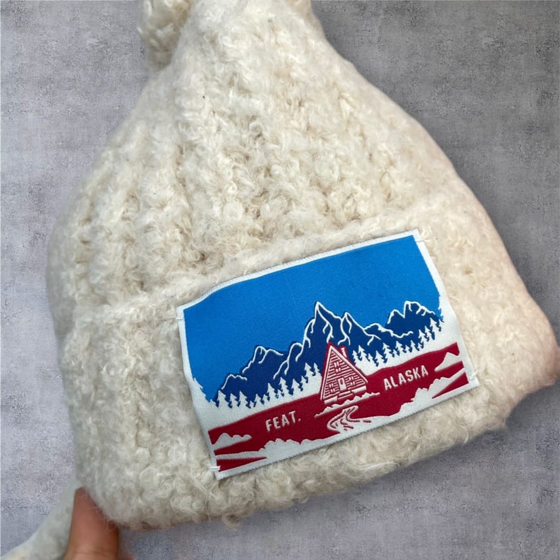 비이커 Beaker 아이보리 알래스카 패치 귀달이 니트 비니  상품이미지2