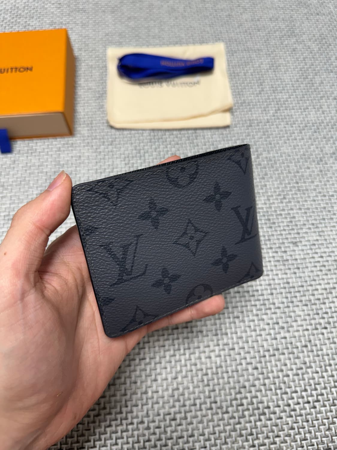루이비통 리버스 모노그램 반지갑 상품이미지2