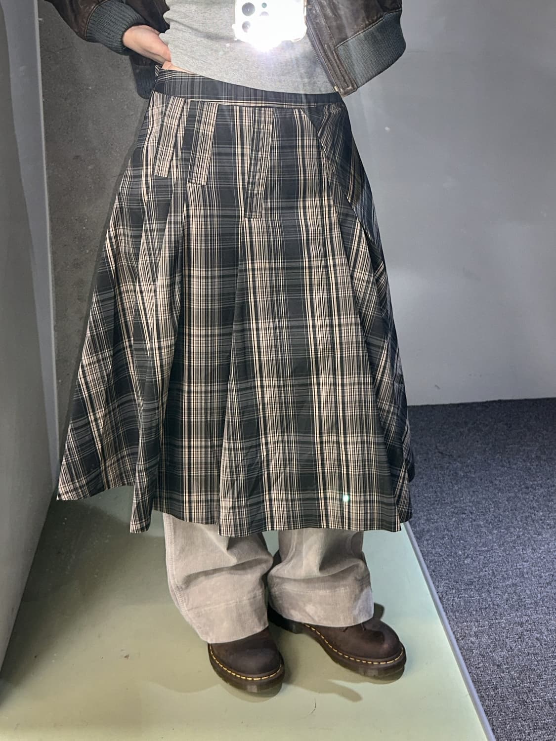 soft warm gray corduroy flare pants 상품이미지4