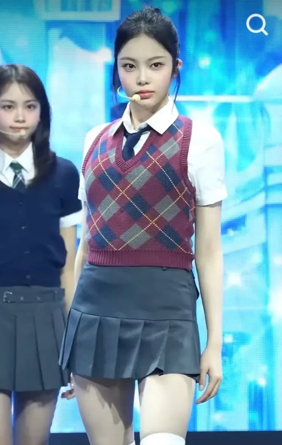 태연,웬디,이안착용 레토프롬문 홀터넥 아가일 울 베스트 ( 버건디 ) 상품이미지2