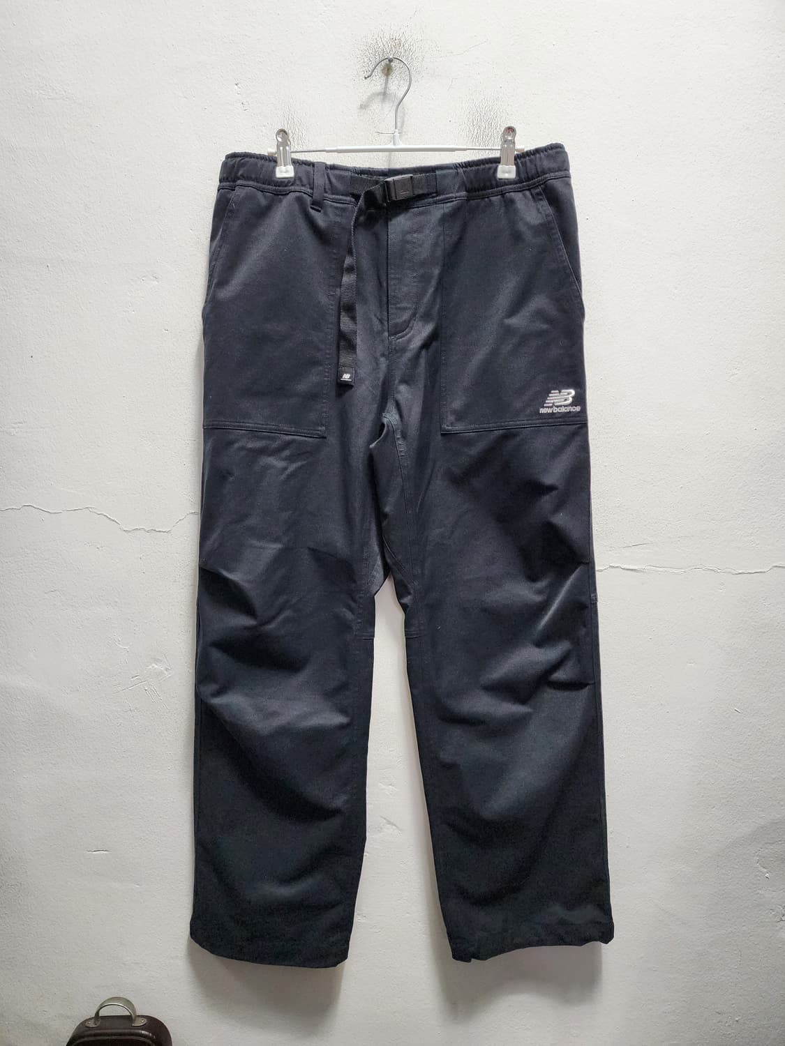 뉴발란스 벨티드 와이드 워크팬츠  상품이미지1