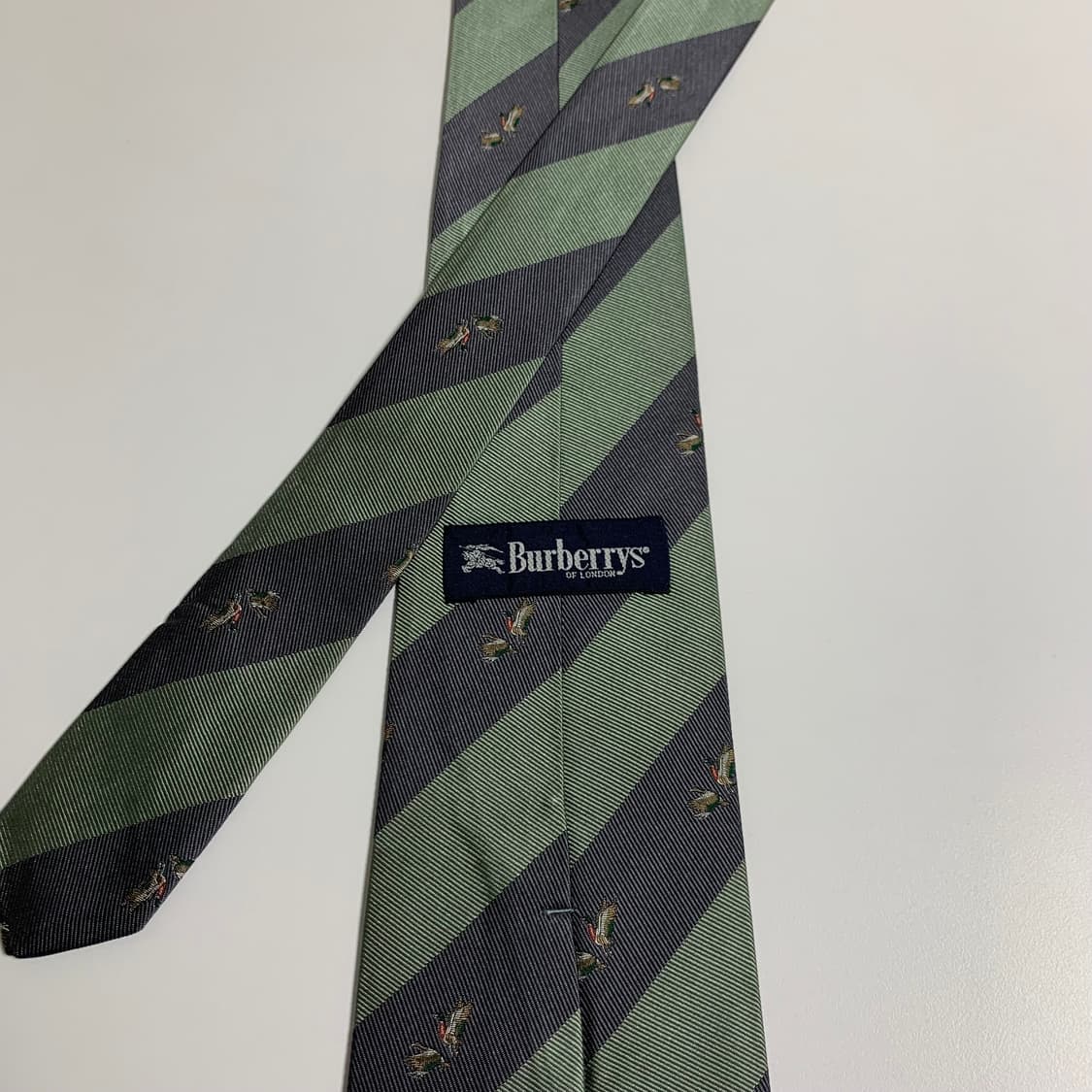 버버리(BURBERRY) 레지멘탈 명품넥타이 100실크 A등급 상품이미지5